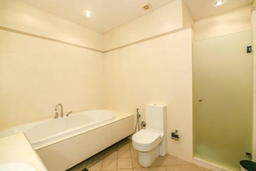 Teatr Rashida Beibytova 2 Apartment