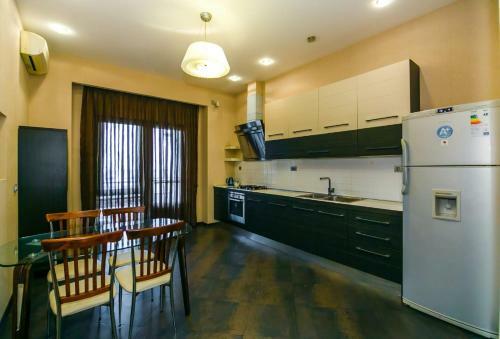 Teatr Rashida Beibytova 2 Apartment