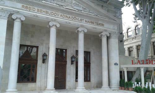 Teatr Rashida Beibytova 2 Apartment