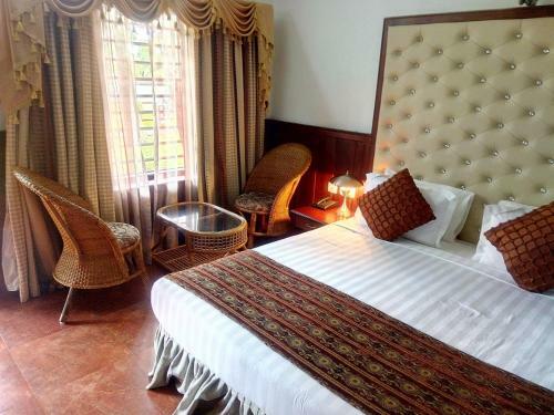 Regant Lake Village Hotel