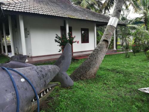 Regant Lake Village Hotel