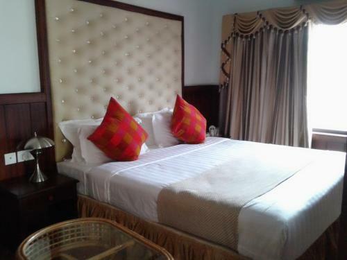 Regant Lake Village Hotel