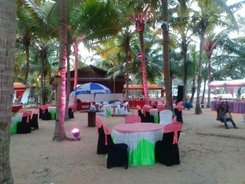 Regant Lake Village Hotel