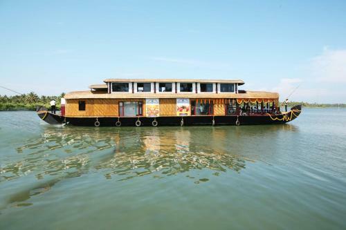 Regant Lake Village Hotel