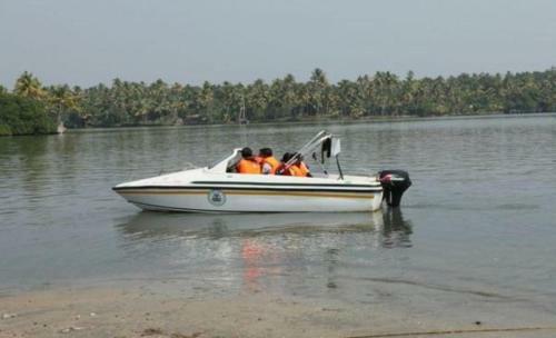 Regant Lake Village Hotel