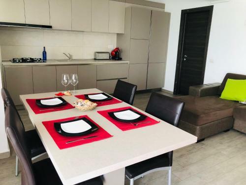 Mamaia Lake View Apartment