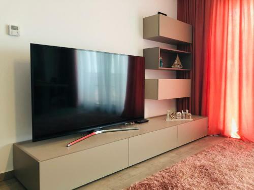 Mamaia Lake View Apartment