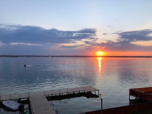 Mamaia Lake View Apartment
