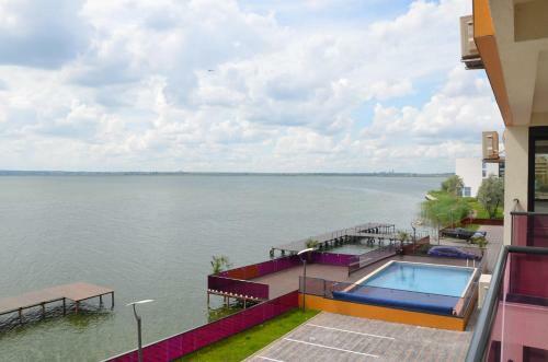 Mamaia Lake View Apartment
