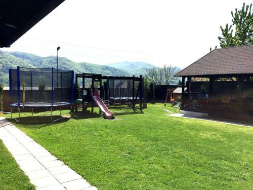 Pensiunea Camena Hostel