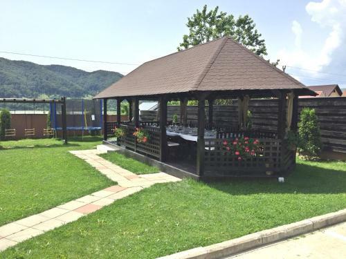 Pensiunea Camena Hostel