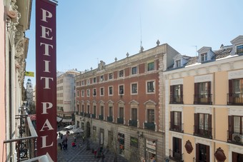 Petit Palace Arenal Hotel