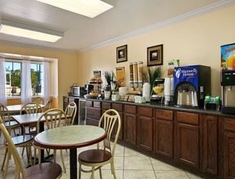 Microtel Inn & Suites By Wyndham Baton Rouge Hostel