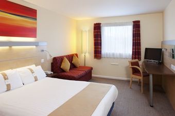 Holiday Inn Express Cardiff Airport Hotel