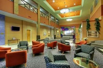 Holiday Inn & Suites Airport-university Hotel
