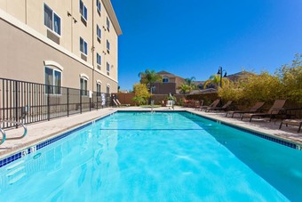 Holiday Inn Express And Suites Lax - Hawthorne Hotel