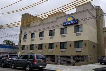 Days Inn By Wyndham Brooklyn Marine Park Hotel