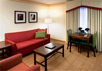 Residence Inn Kansas City Country Club Plaza Hotel