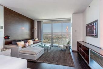 Palms Place 51st Floor With Balcony & Strip View Apartment