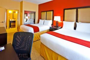Holiday Inn Express & Suites Opryland Hotel