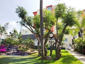 Holiday Inn Express & Suites Cuernavaca Hotel