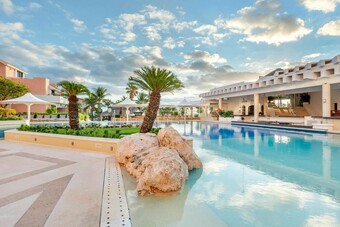 Wyndham Grand Cancun All Inclusive Resort & Villas Hotel