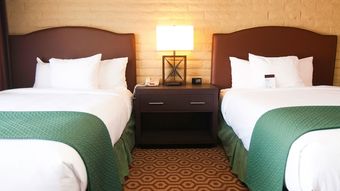 Doubletree Suites By Hilton Tucson - Williams Center Hotel