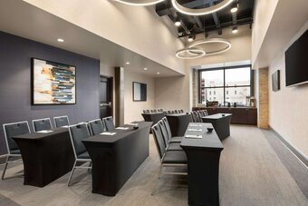 Homewood Suites By Hilton Milwaukee Downtown Hotel