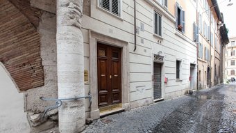 Rental In Rome Arenula Studio Apartment