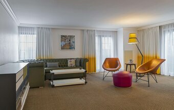 Doubletree By Hilton Austin Hotel