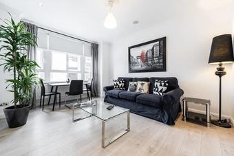 Central London Home By Oxford Street, 6 Guests Apartments