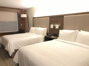 Holiday Inn Express & Suites Phoenix - Airport North Hotel