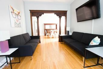 Classic Lincoln Park Charmer - 3bdr Steps To Train Apartments