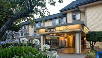 Best Western John Muir Inn Hotel