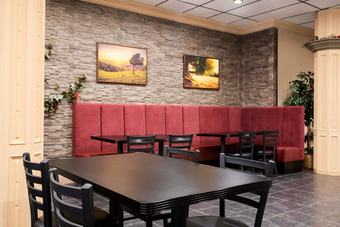 Travelodge By Wyndham Whitecourt Conference Centre & Suites Hotel