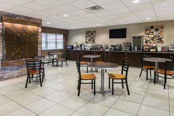 Microtel Inn & Suites By Wyndham Steubenville Hotel