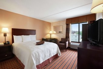 Hampton Inn By Hilton Boston/cambridge Hotel