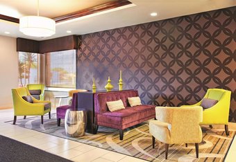 La Quinta Inn & Suites By Wyndham Tampa Bay Area-tampa South Hotel