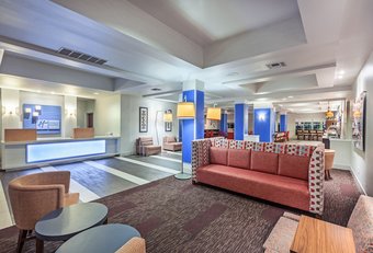 Holiday Inn Express & Suites Shreveport South Park Plaza Hotel