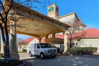 La Quinta Inn & Suites By Wyndham Greenville Haywood Hotel
