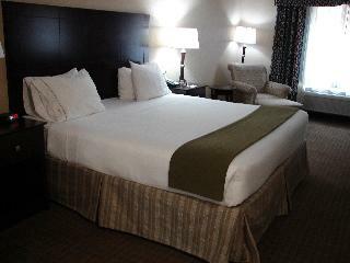 Holiday Inn Express & Suites Lynnwood Hotel