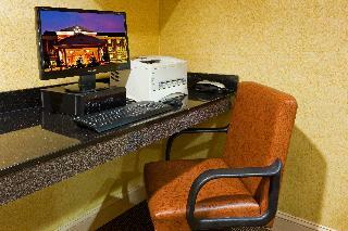 Holiday Inn Express And Suites Memphis Germantown Hotel