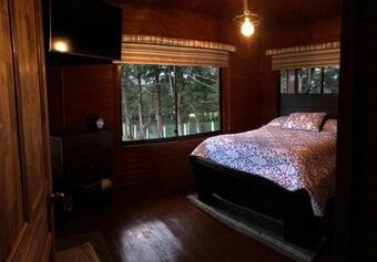 Victorias Cabin Cozy And Romantic Near Volcanoes Lodge