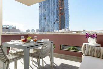 Hilton Beach - Stylish Apt With Balcony Apartment