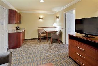 Holiday Inn Express& Suites Watsonville Hotel