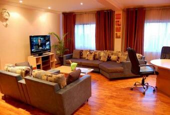 Room In Lodge - Golden Tulip Port Harcourt Hotel Hostel