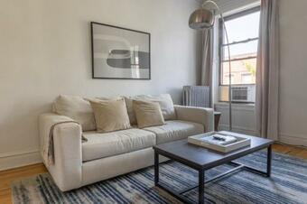 Classic Hp 2br With Fast Transit To Uchicago & Dt By Zencity Apartment