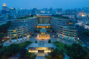 Wyndham Grand Plaza Royale Hangzhou Hotel