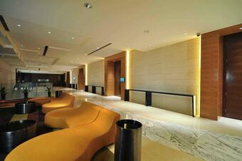Holiday Inn Qingdao City Centre Hotel
