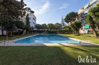 One And Lux - Marbella With Pool Apartment